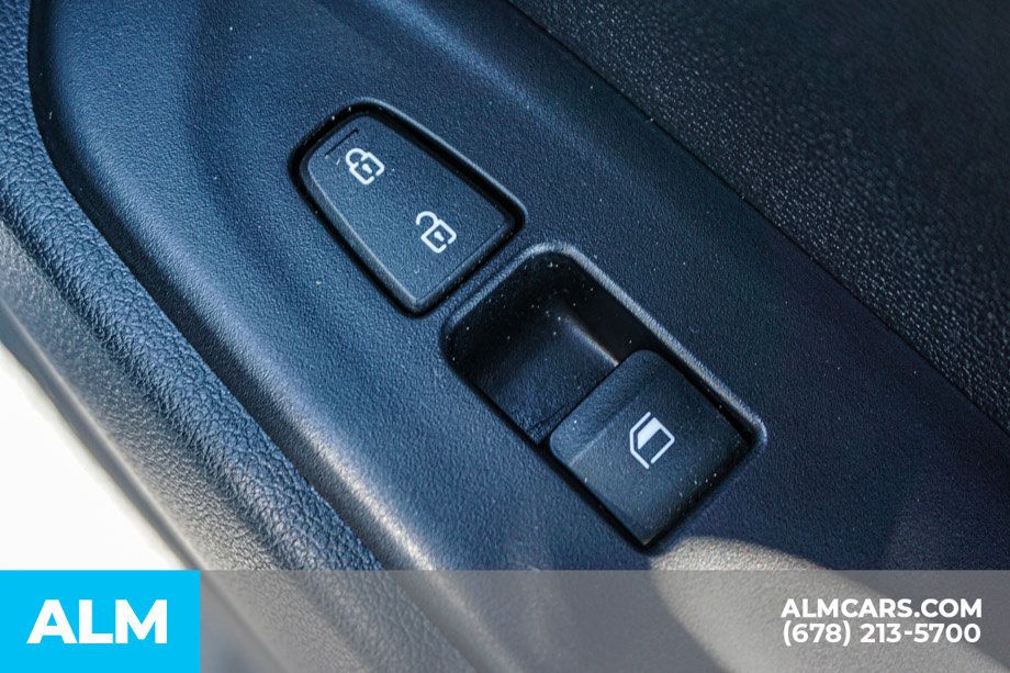 Used 2025 Hyundai Venue SEL FWD image 51