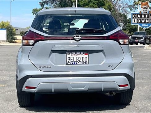 Used 2023 Nissan Kicks SV FWD image 4