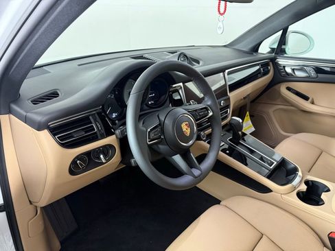 New 2025 Porsche Macan S image 4