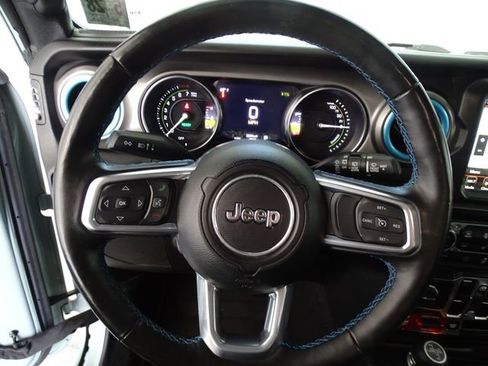 Used 2023 Jeep Wrangler Unlimited Rubicon 4xe w/ Cold Weather Group AWD/4WD image 6