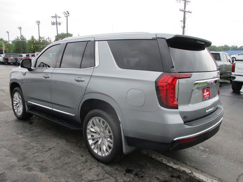 Used 2024 GMC Yukon SLT w/ SLT Luxury Package AWD/4WD image 10