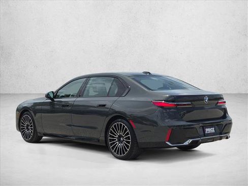 Used 2024 BMW 740i RWD image 8
