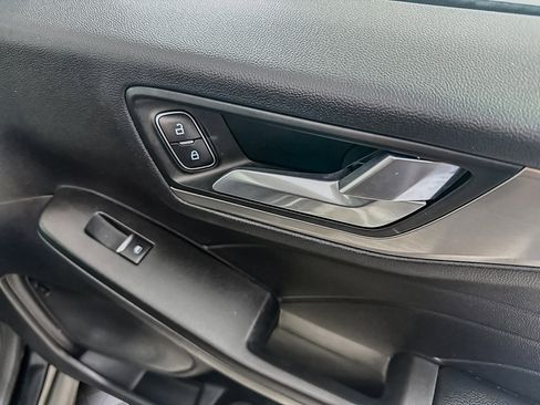 Used 2021 Ford Escape Titanium image 31