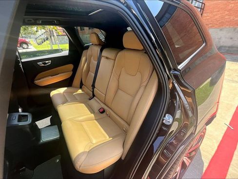 Used 2024 Volvo XC60 T8 Ultimate w/ Protection Package Premier AWD/4WD image 35