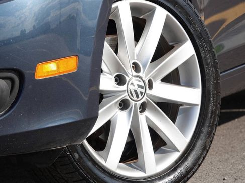 Used 2011 Volkswagen Golf TDI w/ Cold Weather Pkg FWD image 10