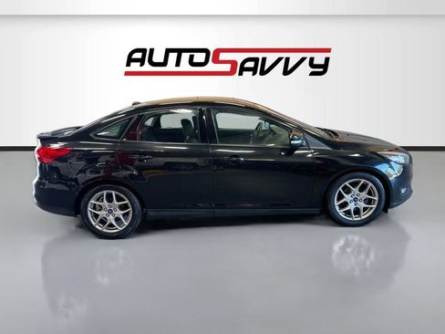 Used 2015 Ford Focus SE w/ Equipment Group 201A FWD image 8
