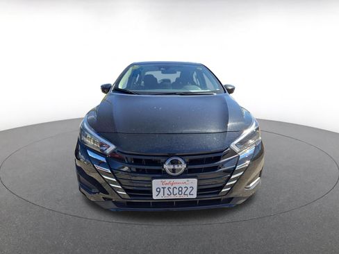 Used 2025 Nissan Versa SV image 4