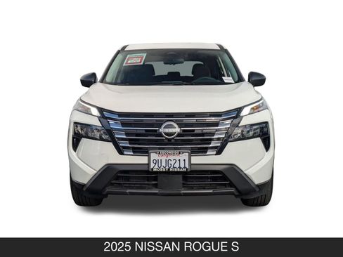 Certified 2025 Nissan Rogue S image 4
