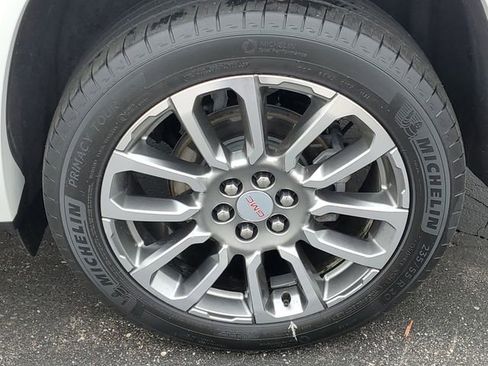 Used 2022 GMC Acadia Denali w/ Denali Ultimate Package image 5