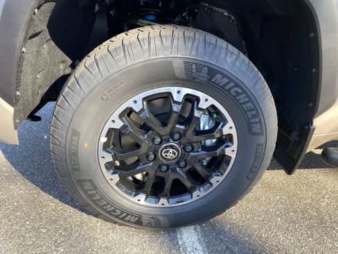 New 2026 Toyota Tundra SR5 AWD/4WD image 11