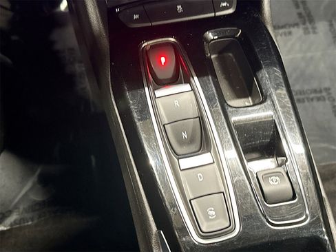 Used 2023 Chevrolet Bolt EUV LT w/ Convenience Package image 17