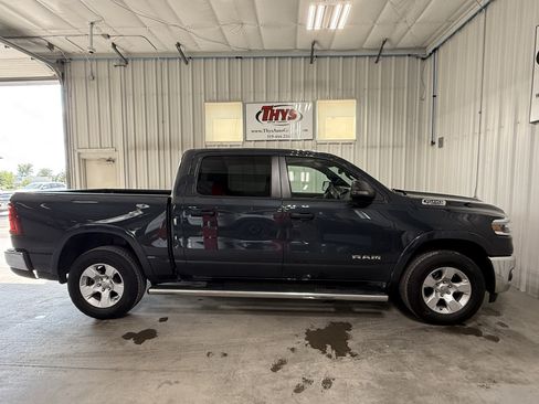 Used 2025 RAM 1500 Big Horn AWD/4WD image 1