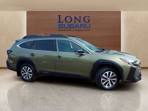 Certified 2025 Subaru Outback Premium AWD/4WD image 6
