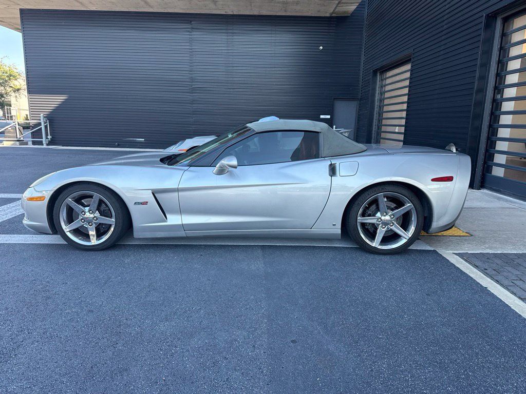 Used 2007 Chevrolet Corvette Convertible w/ Preferred Equipment Group RWD image 2