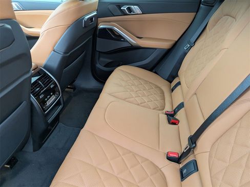 New 2026 BMW X6 xDrive40i w/ Climate Comfort Package image 30