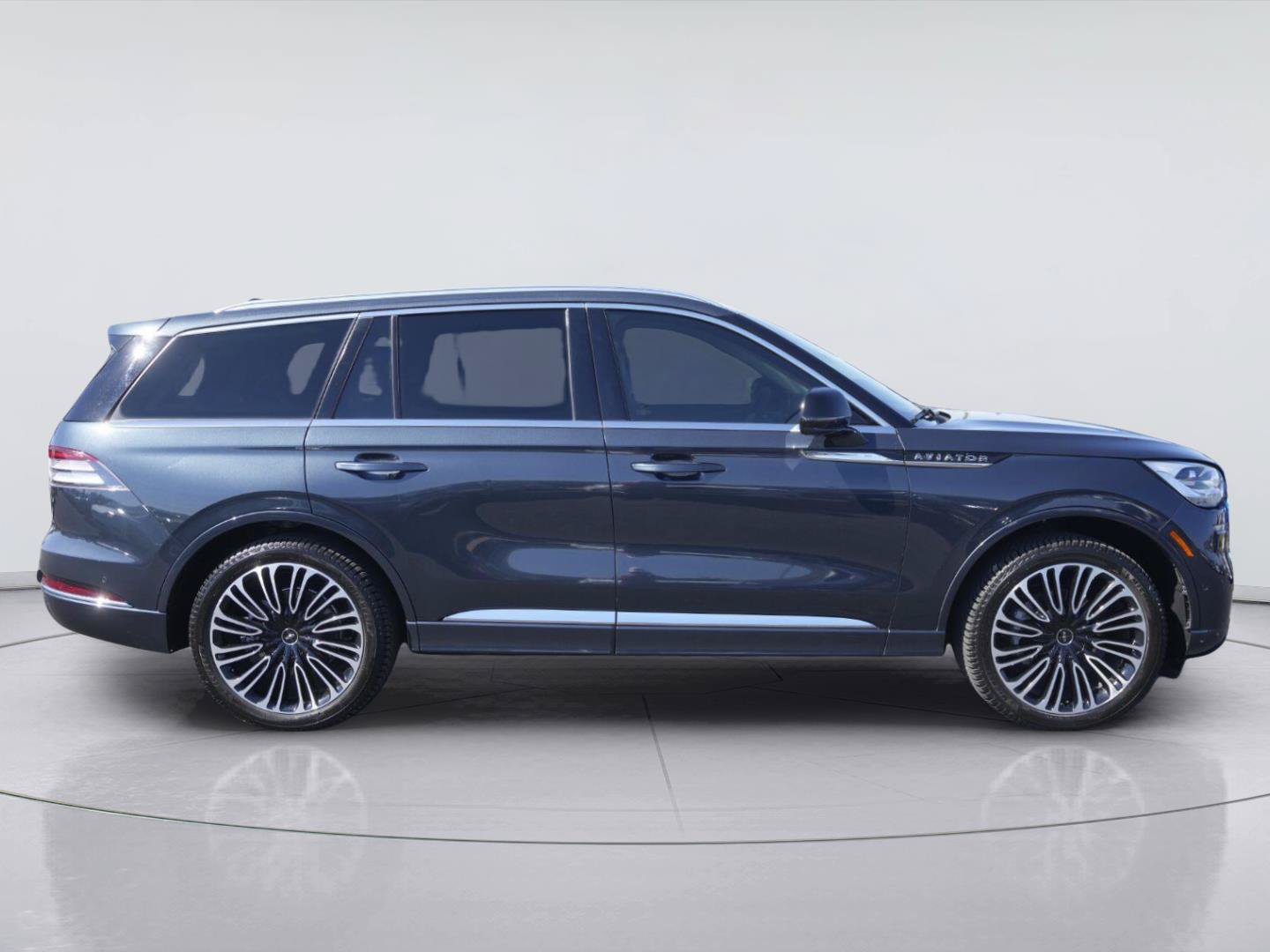 Used 2024 Lincoln Aviator Black Label AWD/4WD image 5