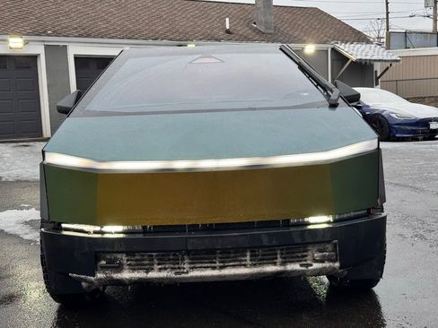 Used 2024 Tesla Cybertruck AWD Crew Cab image 2