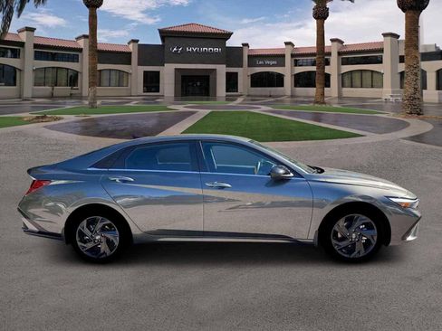 New 2026 Hyundai Elantra SEL Sport Premium FWD image 9