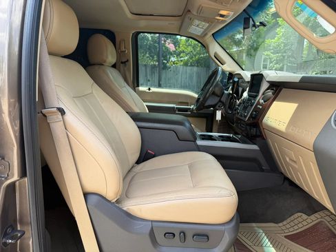 Used 2015 Ford F250 Lariat w/ Lariat Ultimate Package AWD/4WD image 14