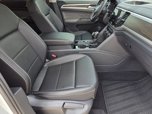 Used 2023 Volkswagen Atlas SE w/ Panoramic Sunroof Package FWD image 15