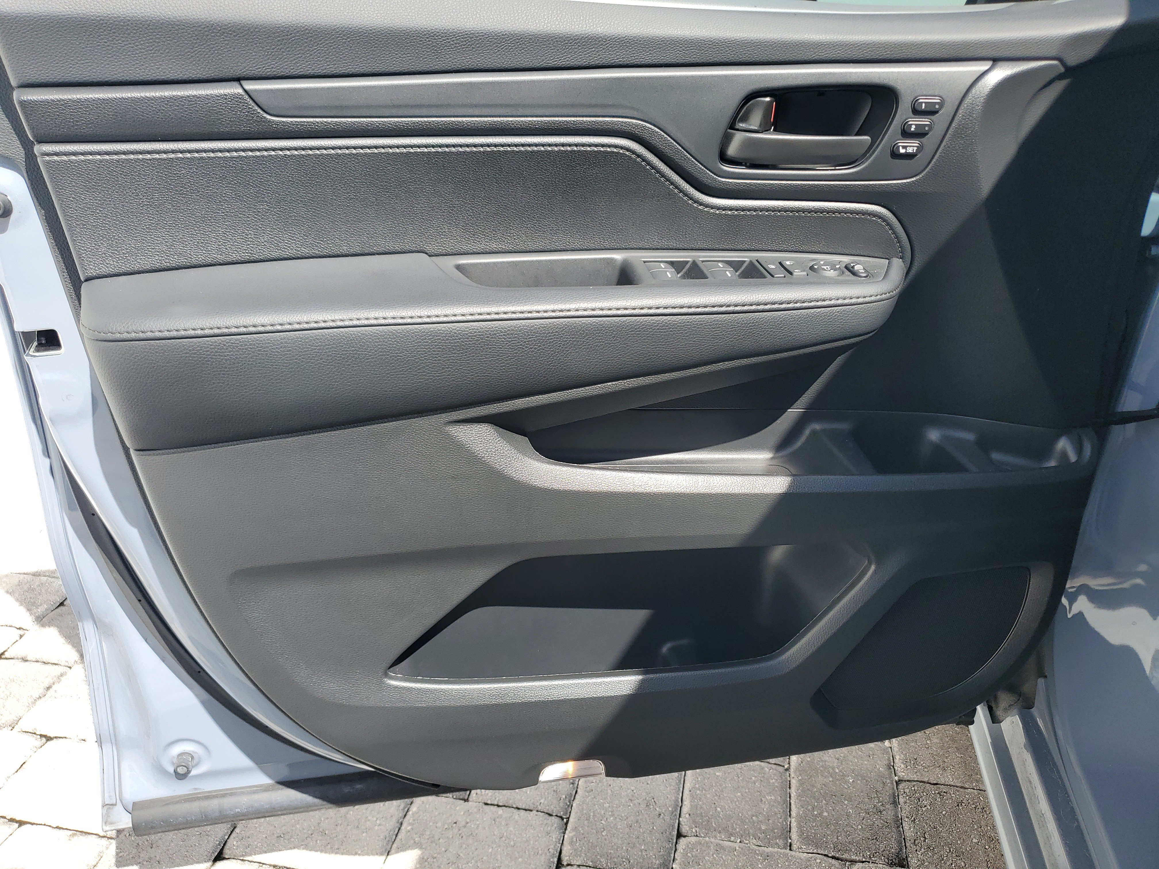 Used 2025 Honda Odyssey Sport-L image 9
