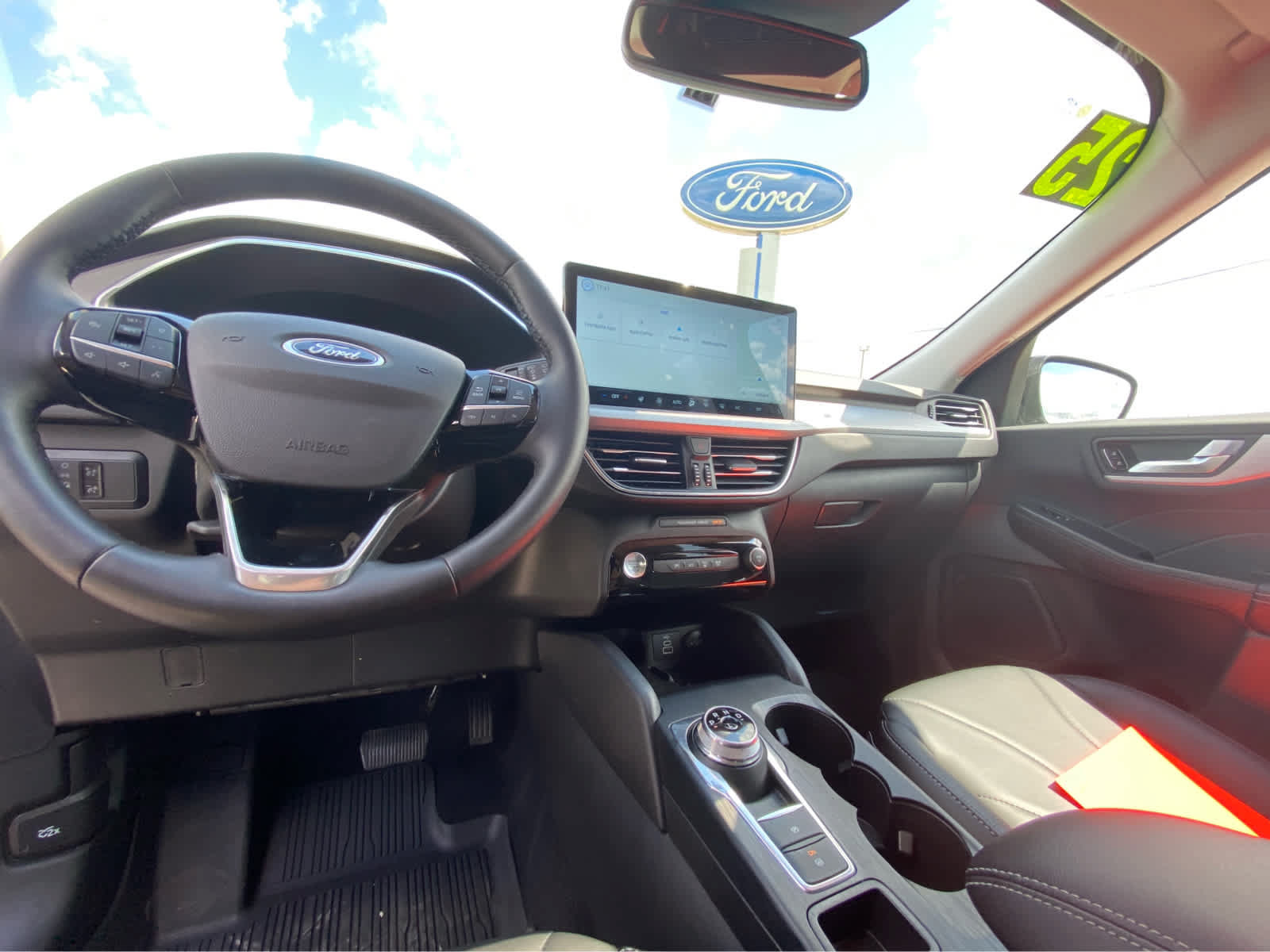 Used 2025 Ford Escape Platinum w/ Premium Technology Package AWD/4WD image 19