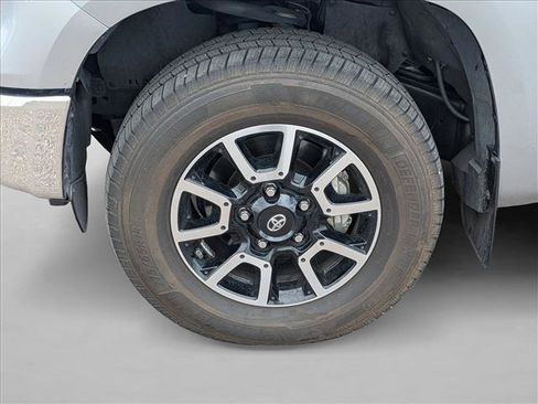 Used 2019 Toyota Tundra Limited w/ Limited Premium Package AWD/4WD image 15