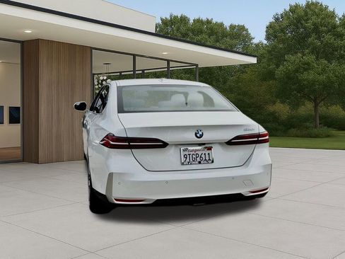 Used 2026 BMW 530i w/ Premium Package RWD image 11