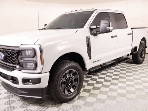 Used 2025 Ford F250 XL w/ STX Appearance Package image 9