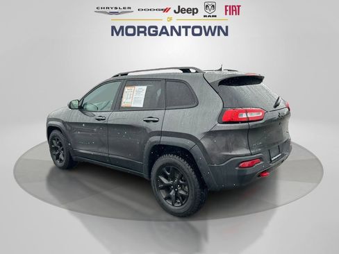 Used 2017 Jeep Cherokee Trailhawk image 7