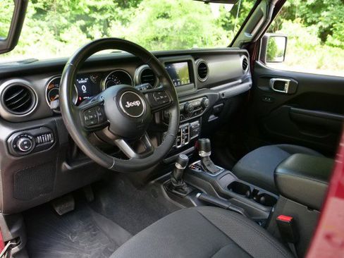 Used 2022 Jeep Gladiator Sport AWD/4WD image 19
