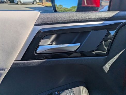 New 2025 Mitsubishi Outlander SE image 12