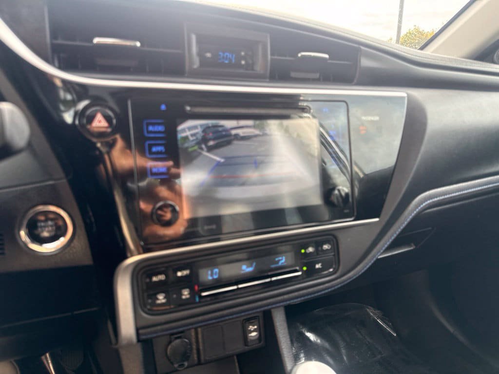 Certified 2017 Toyota Corolla SE w/ SE Premium Package FWD image 24