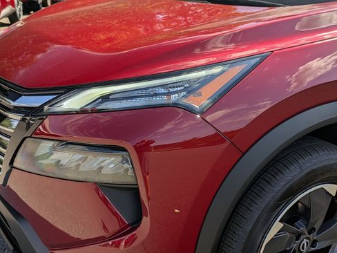 Used 2026 Nissan Rogue SV w/ SV Premium Package image 7