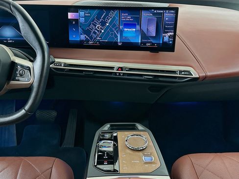 Used 2022 BMW iX xDrive50 w/ Premium Package image 11