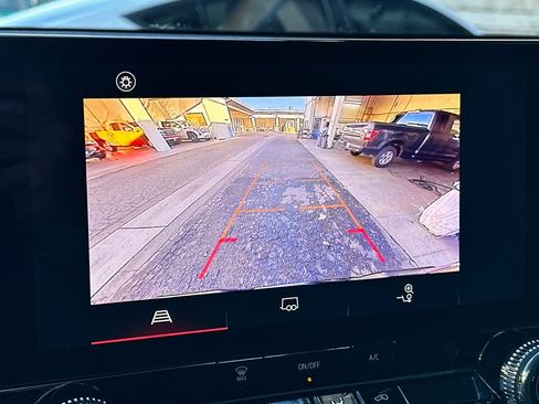 Used 2024 GMC Canyon Elevation image 25