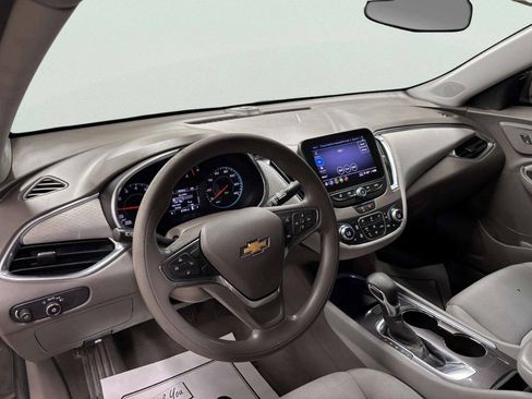 Used 2021 Chevrolet Malibu LT FWD image 13