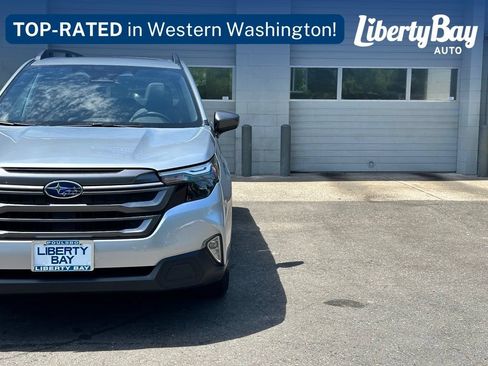Used 2025 Subaru Forester Premium AWD/4WD image 2
