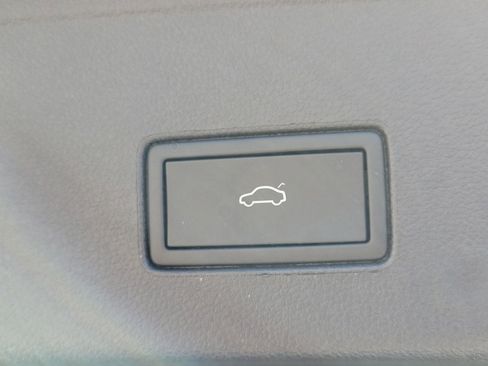 Used 2023 Volkswagen Atlas Cross Sport SE image 14