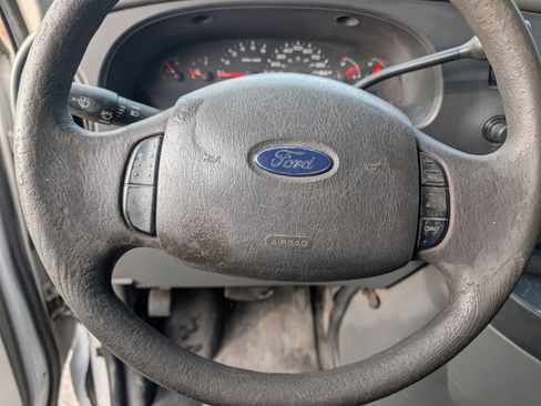 Used 2008 Ford E-150 and Econoline 150 image 16