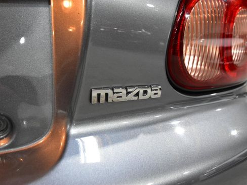 Used 2003 MAZDA MX-5 Miata Shinsen RWD image 9