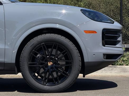 Certified 2024 Porsche Cayenne Coupe AWD/4WD image 12