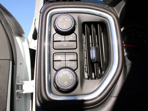 Used 2023 Chevrolet Silverado 2500 LT w/ Convenience Package image 17