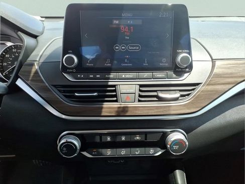 Used 2023 Nissan Altima 2.5 SV FWD image 18