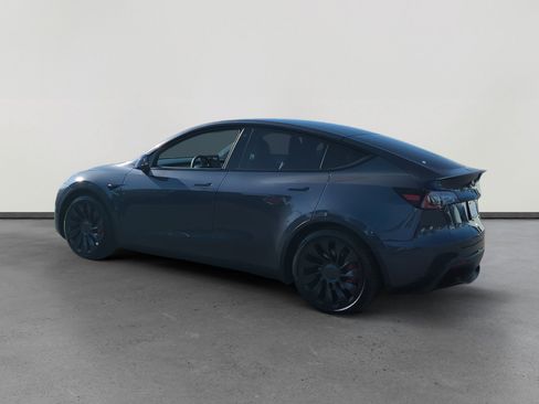 Used 2022 Tesla Model Y Performance image 3