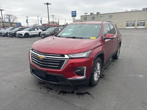 Used 2023 Chevrolet Traverse LT w/ LPO, Floor Liner Package image 1