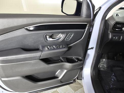 Used 2025 Honda Pilot Touring image 36