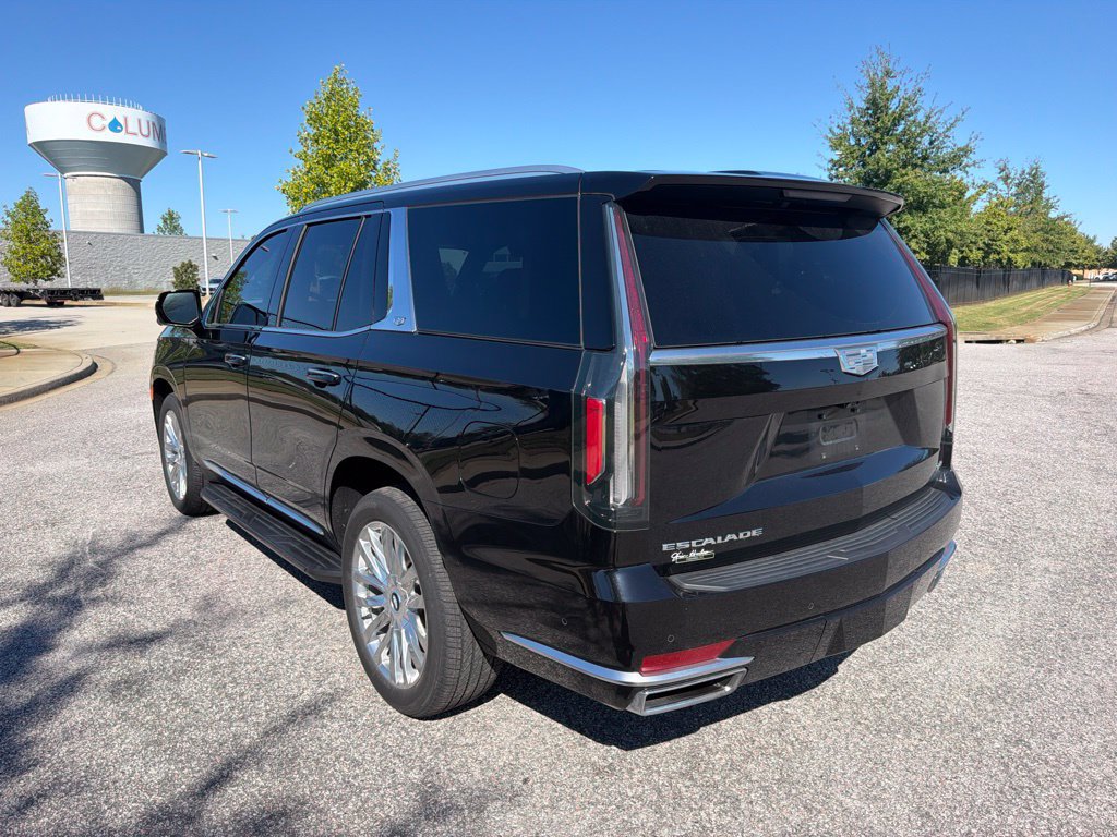 Used 2024 Cadillac Escalade Premium Luxury w/ Performance Package AWD/4WD image 3
