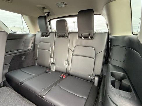 New 2025 Nissan Pathfinder SL w/ Black Appearance Package image 15