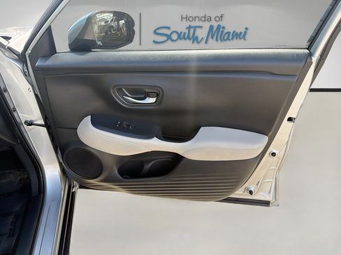 Certified 2024 Honda HR-V LX image 32